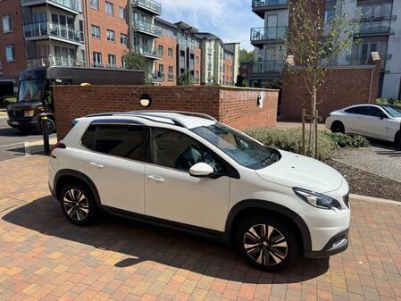 PEUGEOT 2008 1.2 PureTech Allure