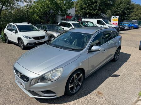 VOLVO V60 1.6 D DRIVe R-Design
