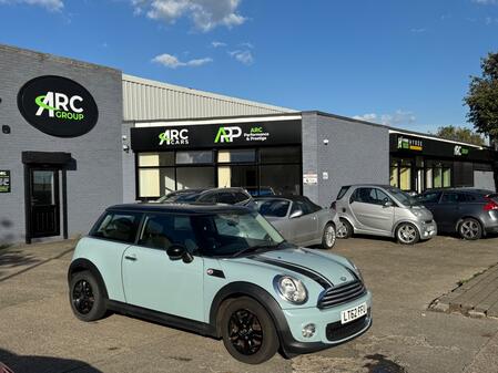 MINI HATCH 1.6 One Hatch